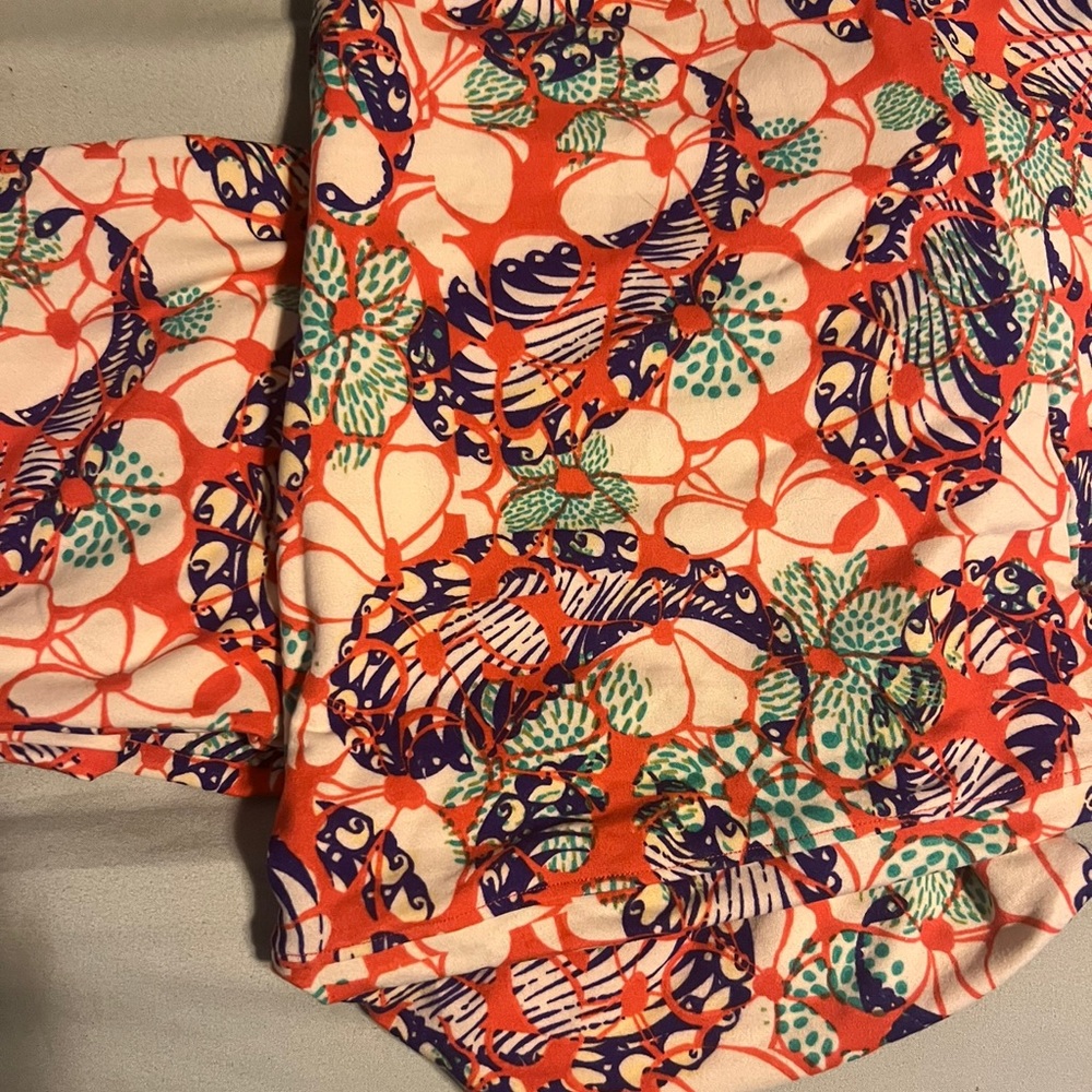 LuLaRoe leggings - size TC2.